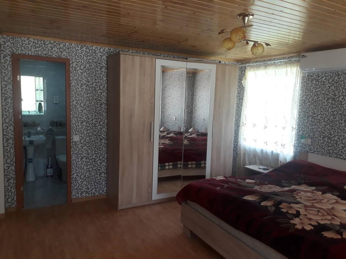 Guest House Danelia มาร์ทวิลิ ภายนอก รูปภาพ