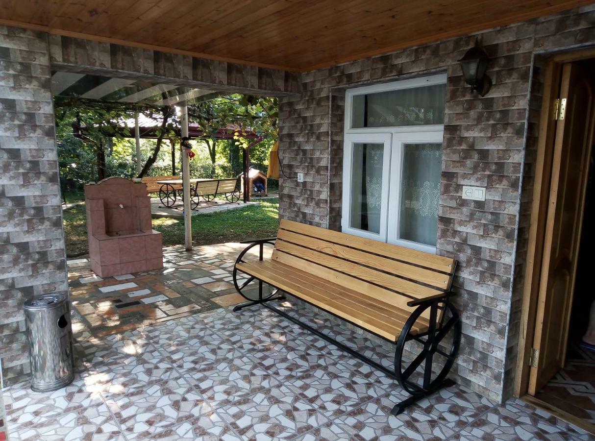 Guest House Danelia มาร์ทวิลิ ภายนอก รูปภาพ